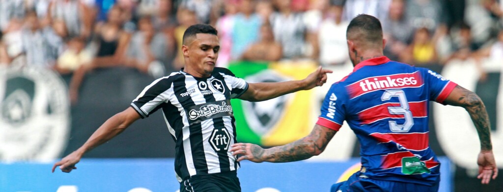 Em jogos como mandante diante do Fortaleza, o Botafogo somente foi derrotado uma vez. A partida ocorreu pelo Brasileirão de 2020 e terminou em 2 a 1 para o Leão.